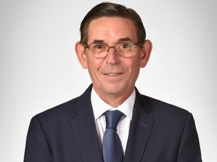 Dr. Stuart Jauncey